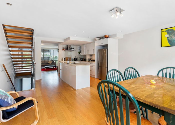 at 4/142 Onslow Road, Khandallah, Wellington