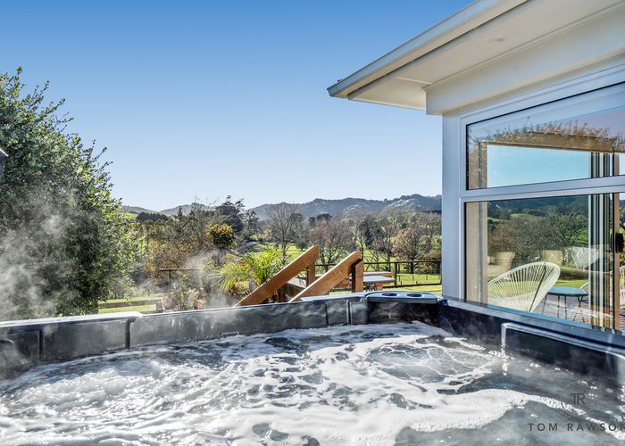  at 8 Kimptons Road, Manurewa