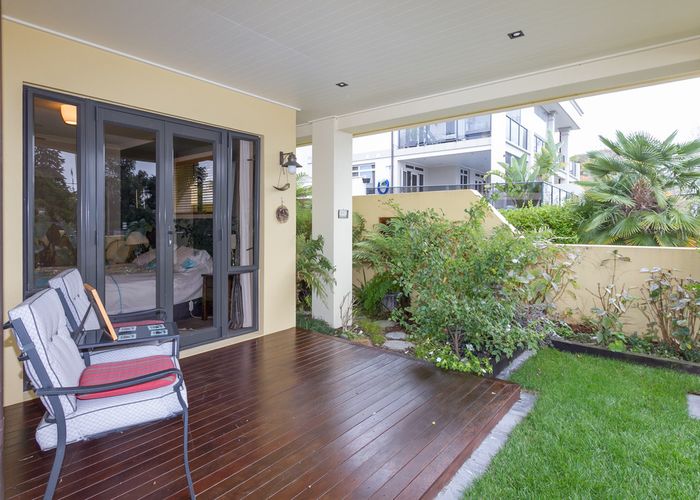 at 136 Lake Crescent, Hamilton Lake, Hamilton