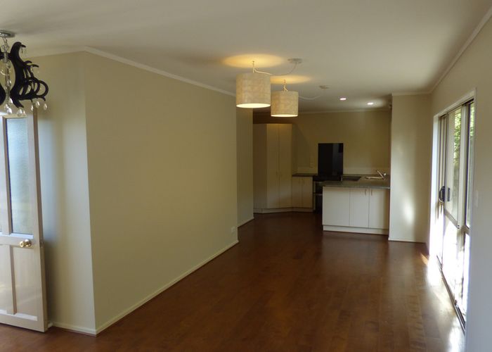  at 2/6 Knott Road, Stanmore Bay, Whangaparaoa