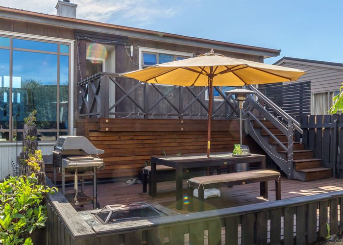  at 10 Rishworth Avenue, Stanmore Bay, Whangaparaoa