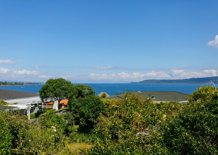  at 1/156 Lake Terrace, Hilltop, Taupo