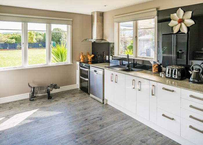  at 27 Paekakariki Hill Road, Pauatahanui