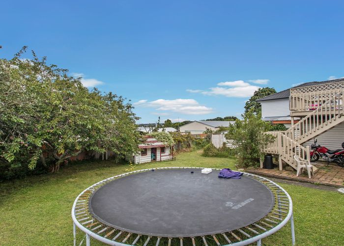  at 1/424 Old Te Atatu Road, Te Atatu Peninsula, Auckland