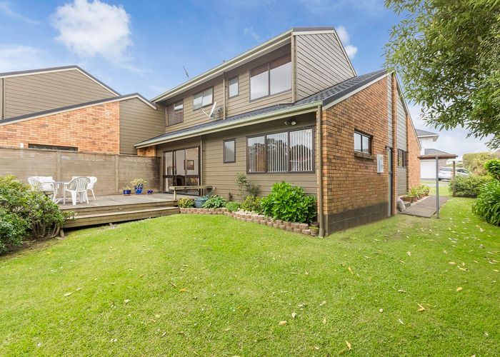  at 2/32 Charles Fox Place, St Johns, Auckland
