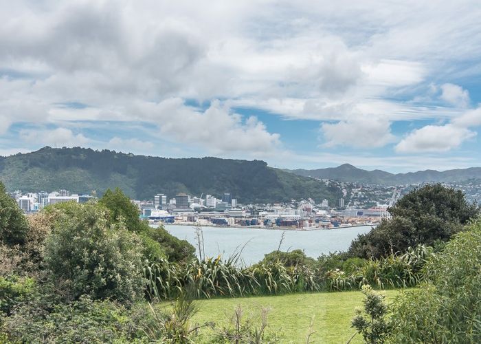  at 27 Grass Street, Roseneath, Wellington