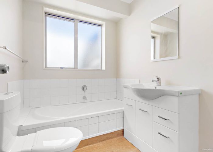  at 7 Xena Way, Henderson, Auckland