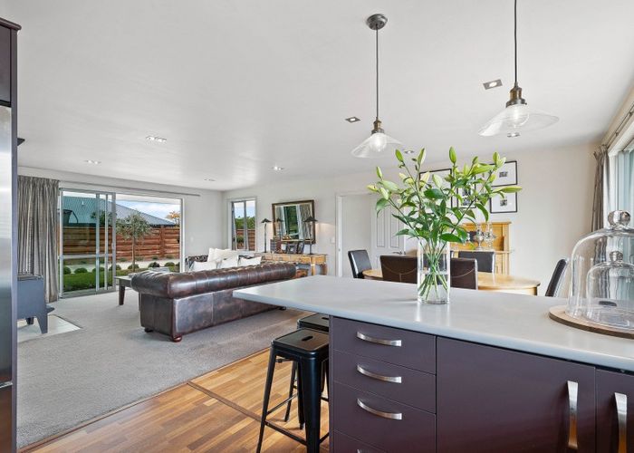  at 44 Missy Crescent, Mount Pisa