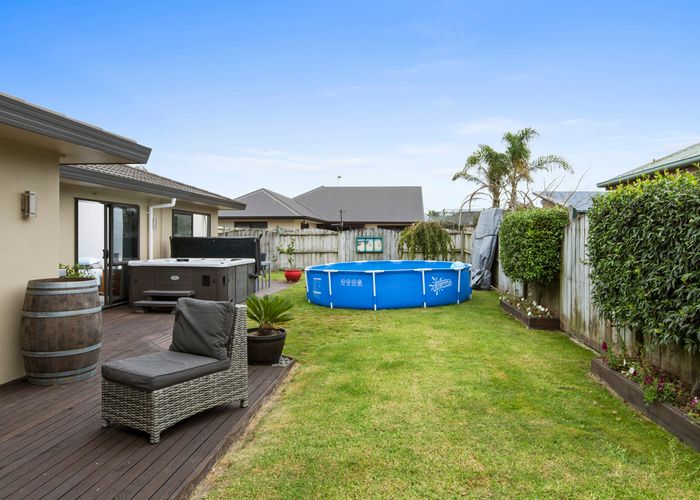  at 8 Madeleine Terrace, Papamoa Beach, Papamoa