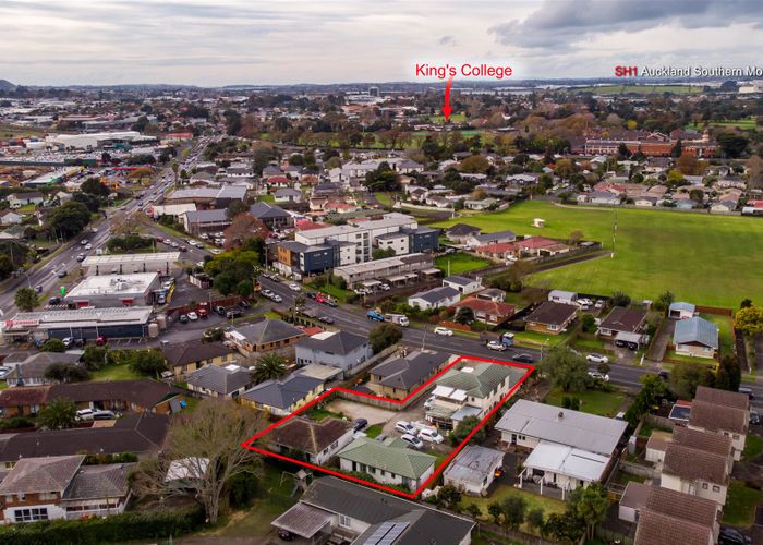  at 17 Gray Avenue, Mangere East, Auckland