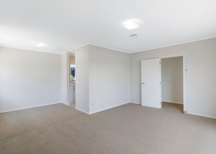  at 13D Ballater Place, Highland Park, Auckland