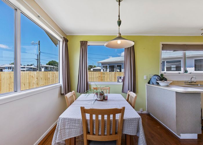  at 20 Tramway Road, Beach Haven, Auckland