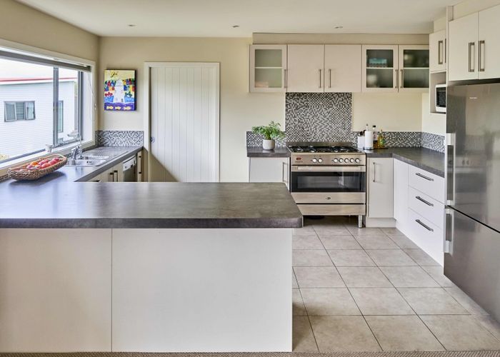  at 4 Sunflower Close, Camborne, Porirua