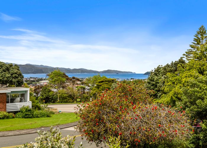  at 17 Dowse Drive, Maungaraki, Lower Hutt