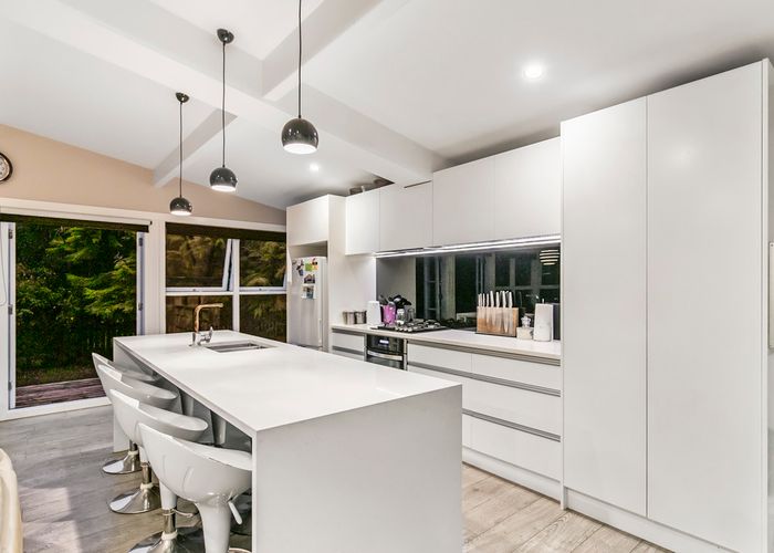  at 3 Maynard Place, Mangere Bridge, Auckland