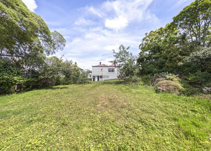 Free property data for 8A Carrick Place, Mount Eden, Auckland homes.co.nz