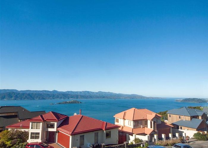  at 2 Domett Street, Newlands, Wellington