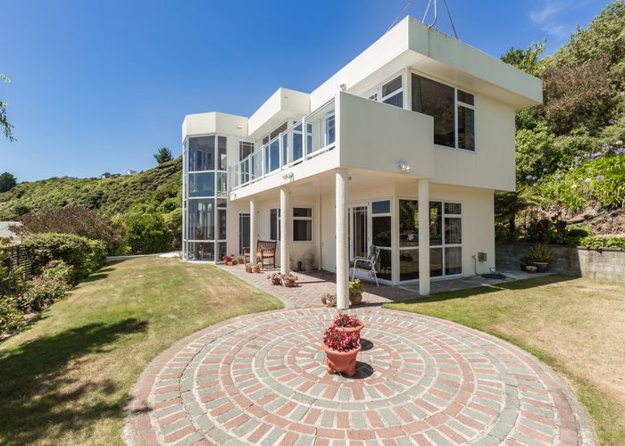  at 6 Iona Place, Papakowhai, Porirua