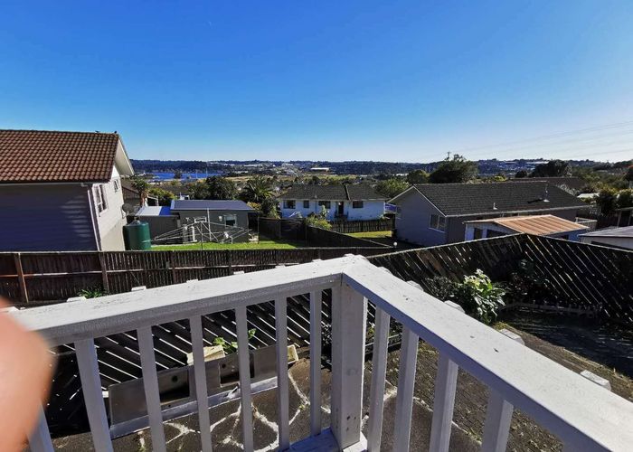  at 3 Meadowood Drive, Unsworth Heights, Auckland