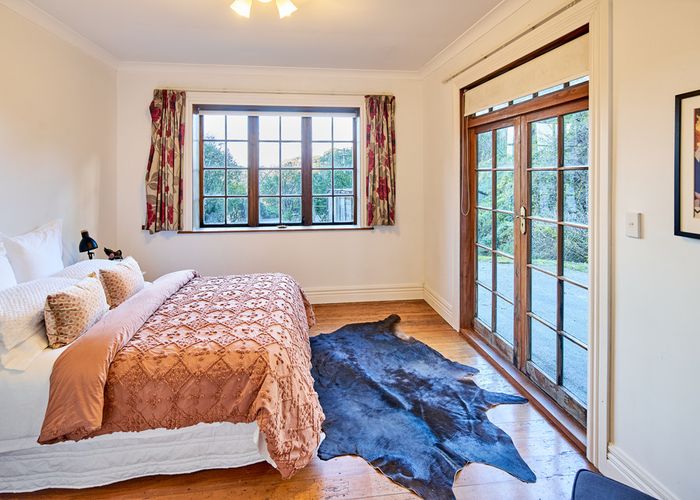  at 2 Military Road, Northland, Wellington