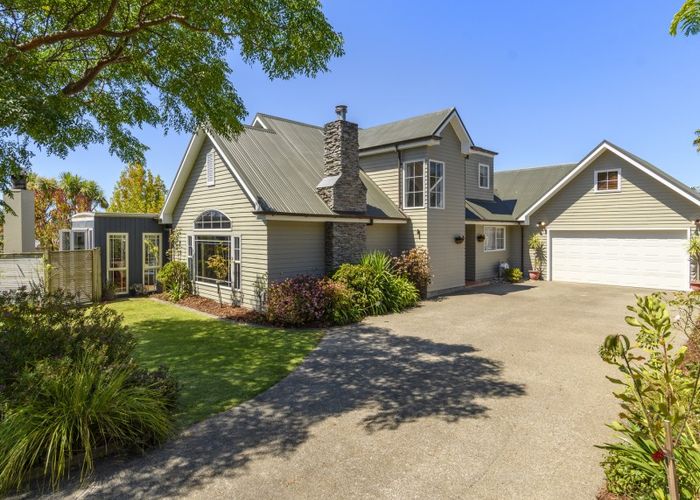  at 240 Waitaha Road, Welcome Bay, Tauranga