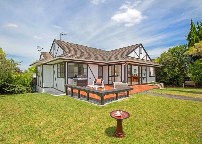  at 1/133 Botany Road, Botany Downs, Auckland