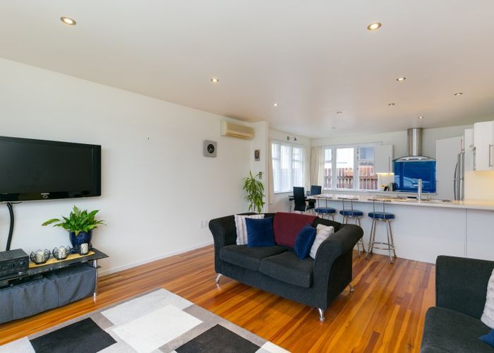  at 47 Kenmore Street, Newlands, Wellington