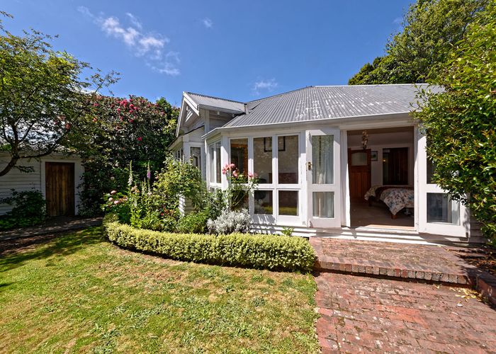  at 8 Wairarapa Terrace, Merivale, Christchurch