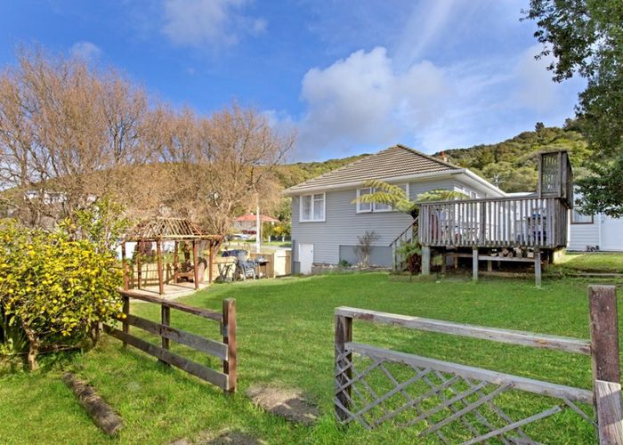  at 4 Waiho Terrace, Elsdon, Porirua