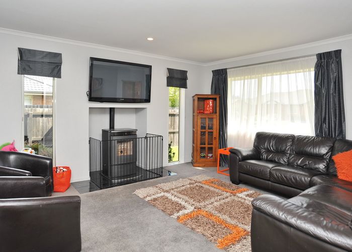 Free property data for 14 Ruahine Place, Parklands, Christchurch