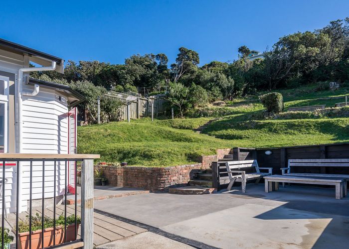  at 10 Hungerford Road, Lyall Bay, Wellington