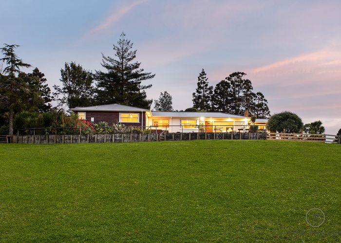  at 8 Kimptons Road, Manurewa