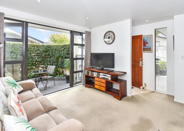  at 32/8 Landscape Road, Papatoetoe, Auckland