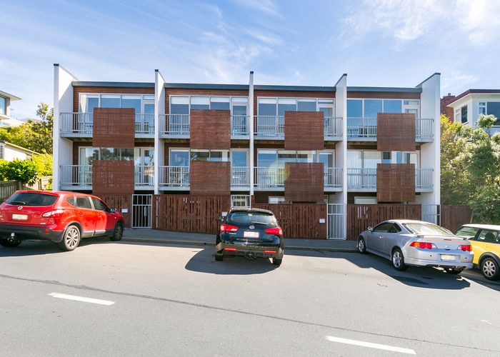  at 2/142 Onslow Road, Khandallah, Wellington