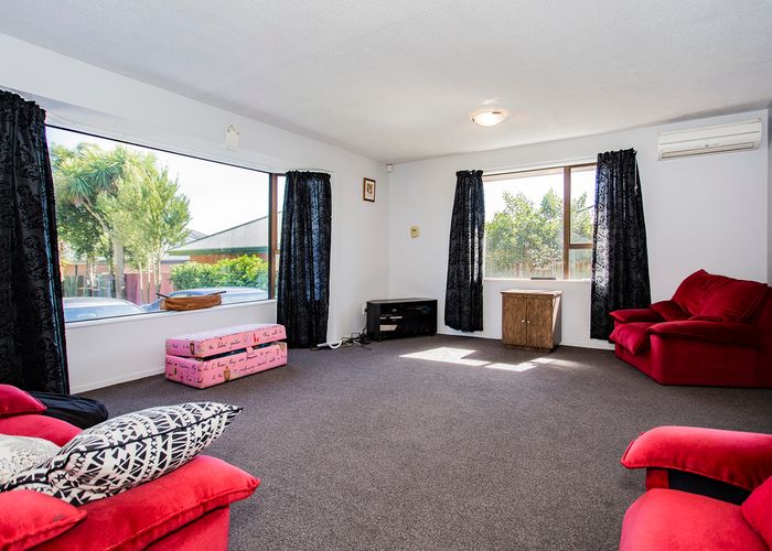  at 2/4 Wainoni Road, Wainoni, Christchurch