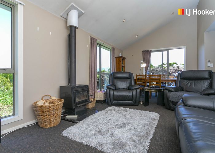  at 14 Moss Street, Portobello, Dunedin