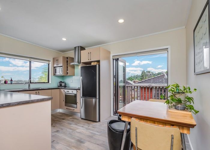  at 2/5 Witheford Drive, Bayview, Auckland