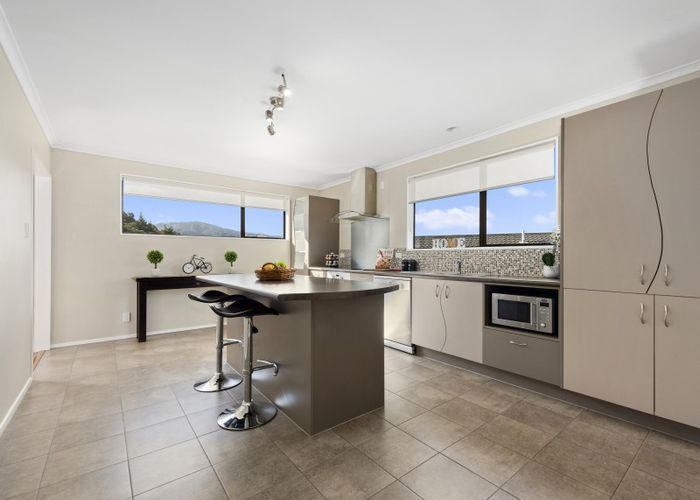 at 13 Pioneer Grove, Silverstream, Upper Hutt