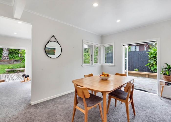  at 1/53 Corunna Road, Milford, Auckland
