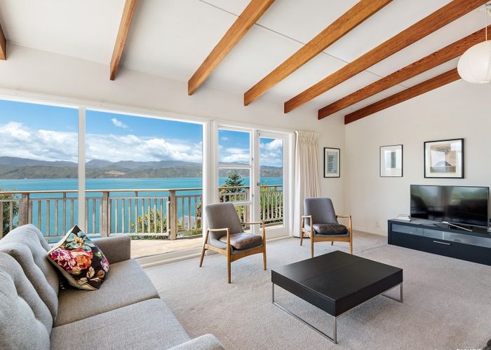  at 4 Fortification Road, Karaka Bays, Wellington