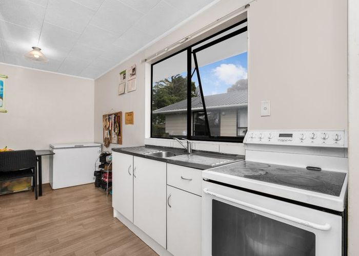  at 2/63 Palmers Road, Clendon Park, Auckland