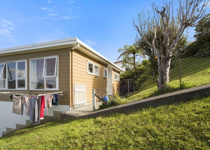 at 2 Chestnut Grove, Maungaraki, Lower Hutt