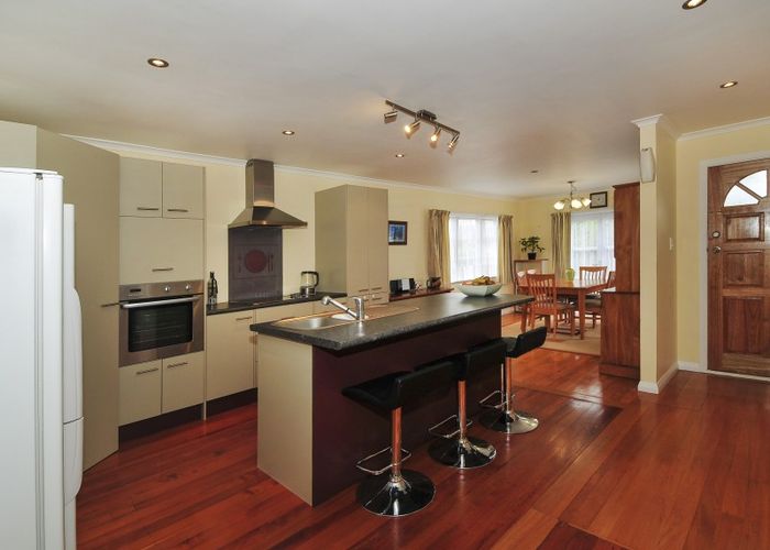  at 8 Lincoln Avenue, Epuni, Lower Hutt
