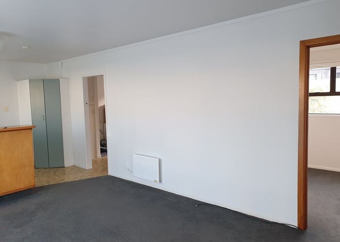  at 223/2 Onewa Road, Birkenhead, North Shore City, Auckland