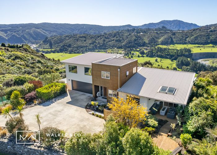 For sale 74 Mt Marua Way, Mount Marua, Upper Hutt, Wellington homes