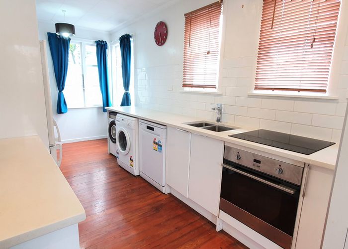 For rent 27 Range View Road, Mount Albert, Auckland City, Auckland