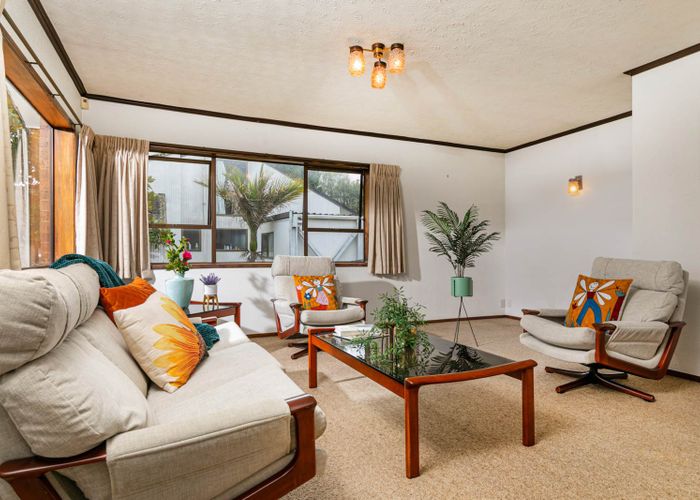  at 52 Kennedy Avenue, Forrest Hill, Auckland