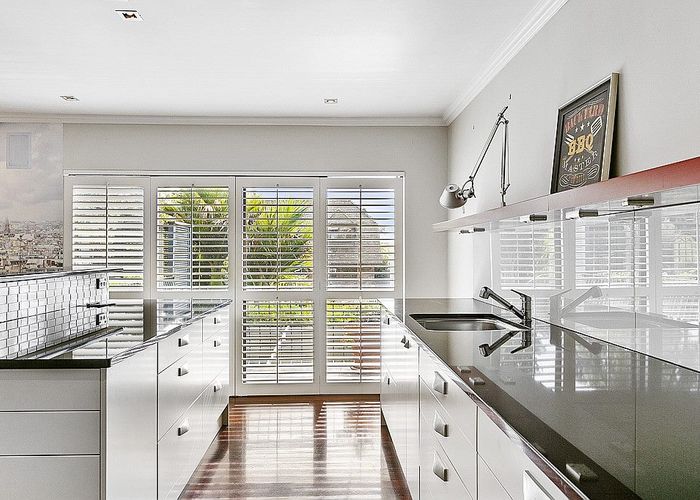  at 5/23 Waiatarua Road, Remuera, Auckland