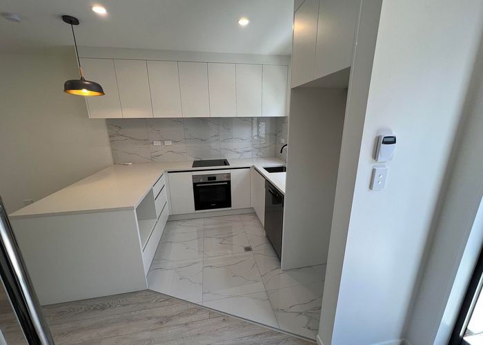  at 8/13 Grove Lane, Pakuranga, Manukau City, Auckland