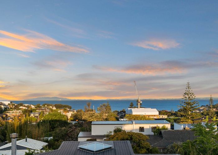  at 1/27 Hastings Road, Mairangi Bay, North Shore City, Auckland